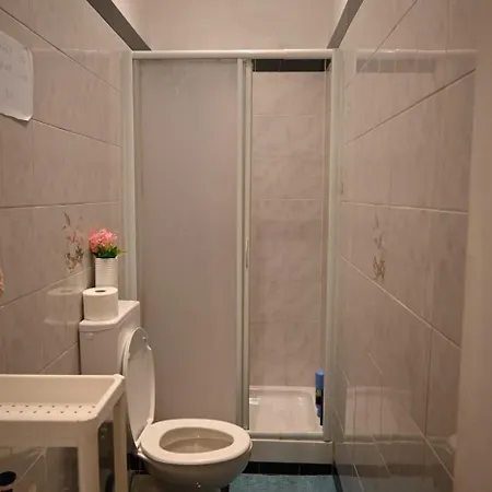 Near Waterfront Panzió *